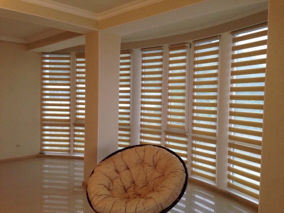 Жалюзи на панорамные окна на лоджии