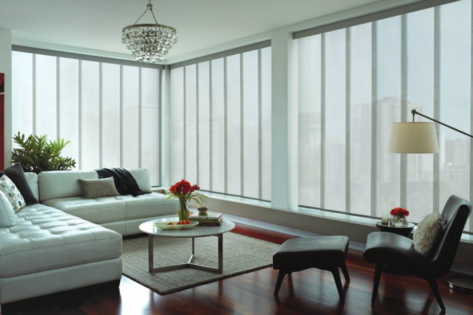 Шторы на панорамные окна в гостиной