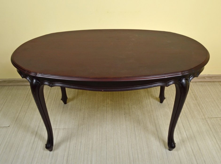 Журнальный столик на ножках