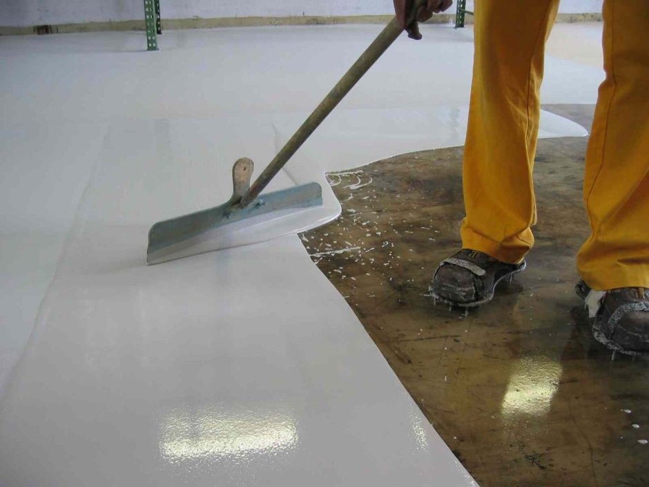 Жидкий пол для выравнивания бетонного