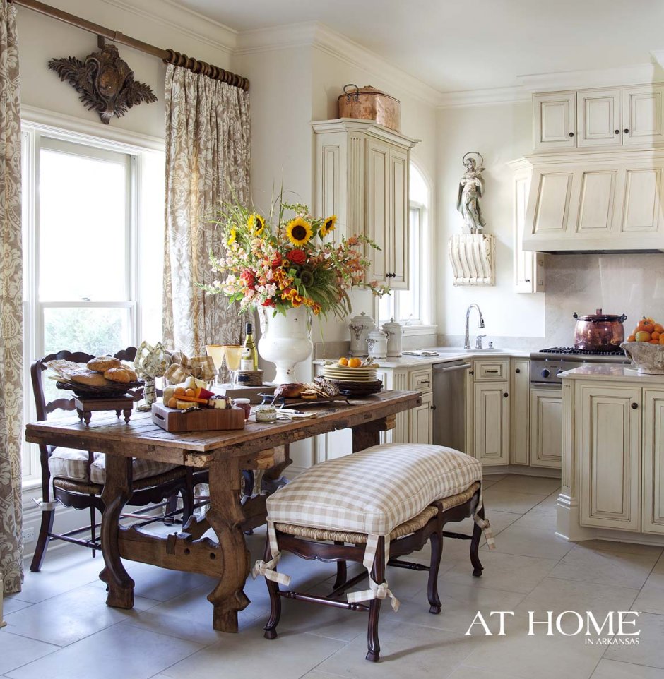 Кухня столовая в стиле Кантри