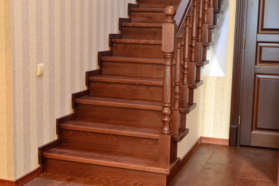 Лестница из дерева