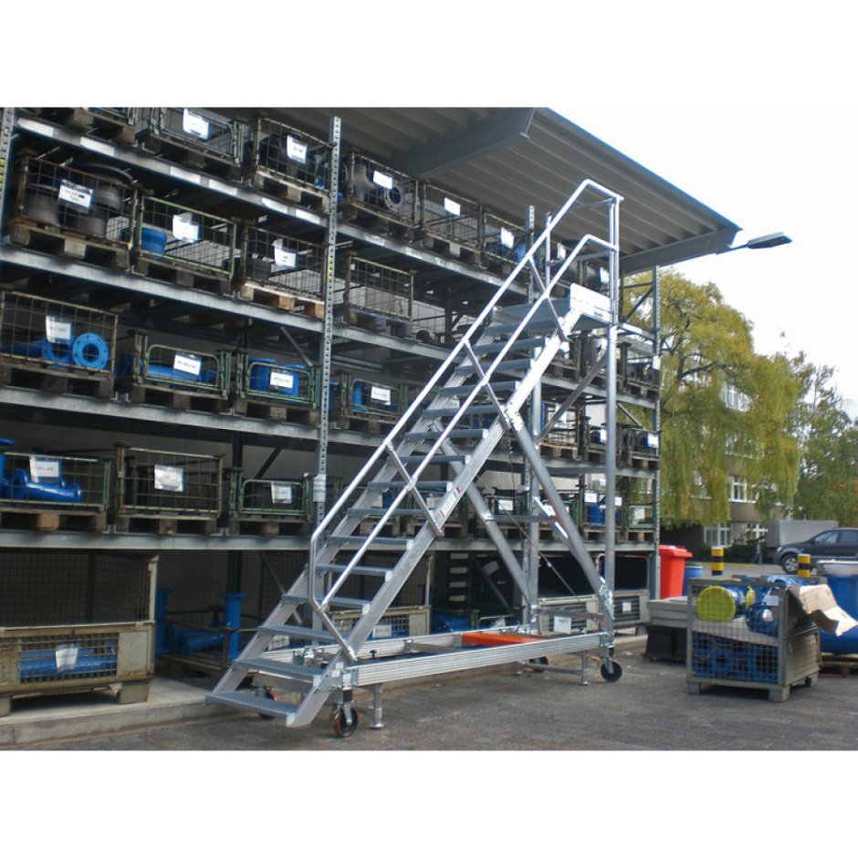Платформы трапы передвижные лестницы с платформой