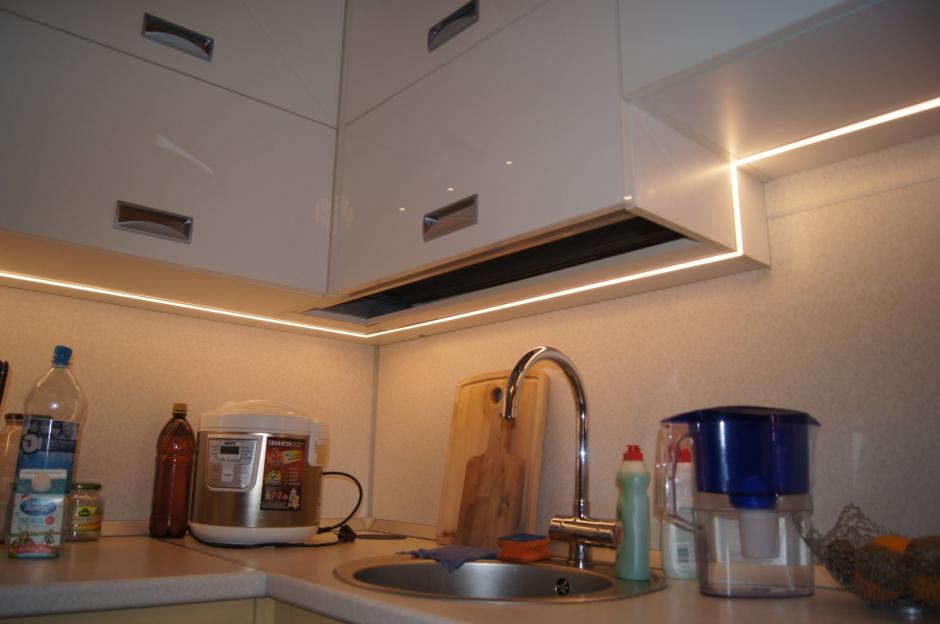 Подсветка кухни снизу