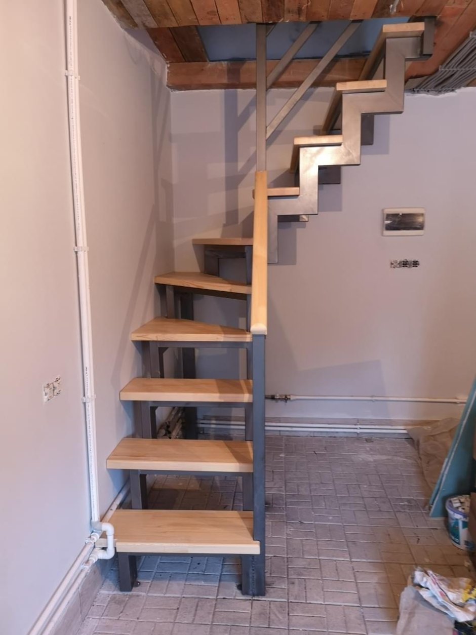 Лестница в гараже на второй этаж