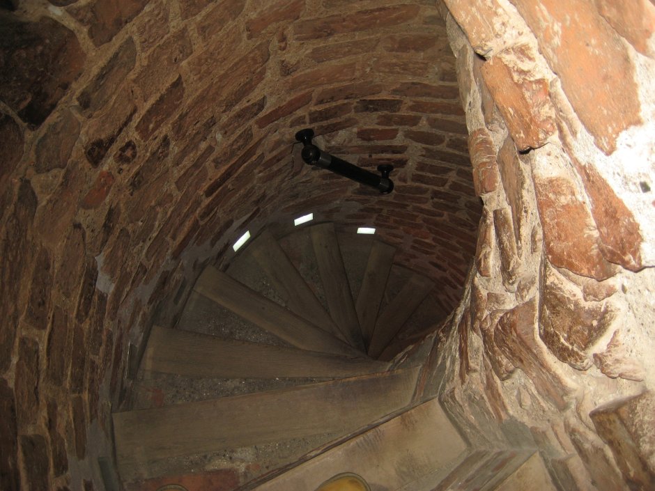 Мирский замок винтовая лестница