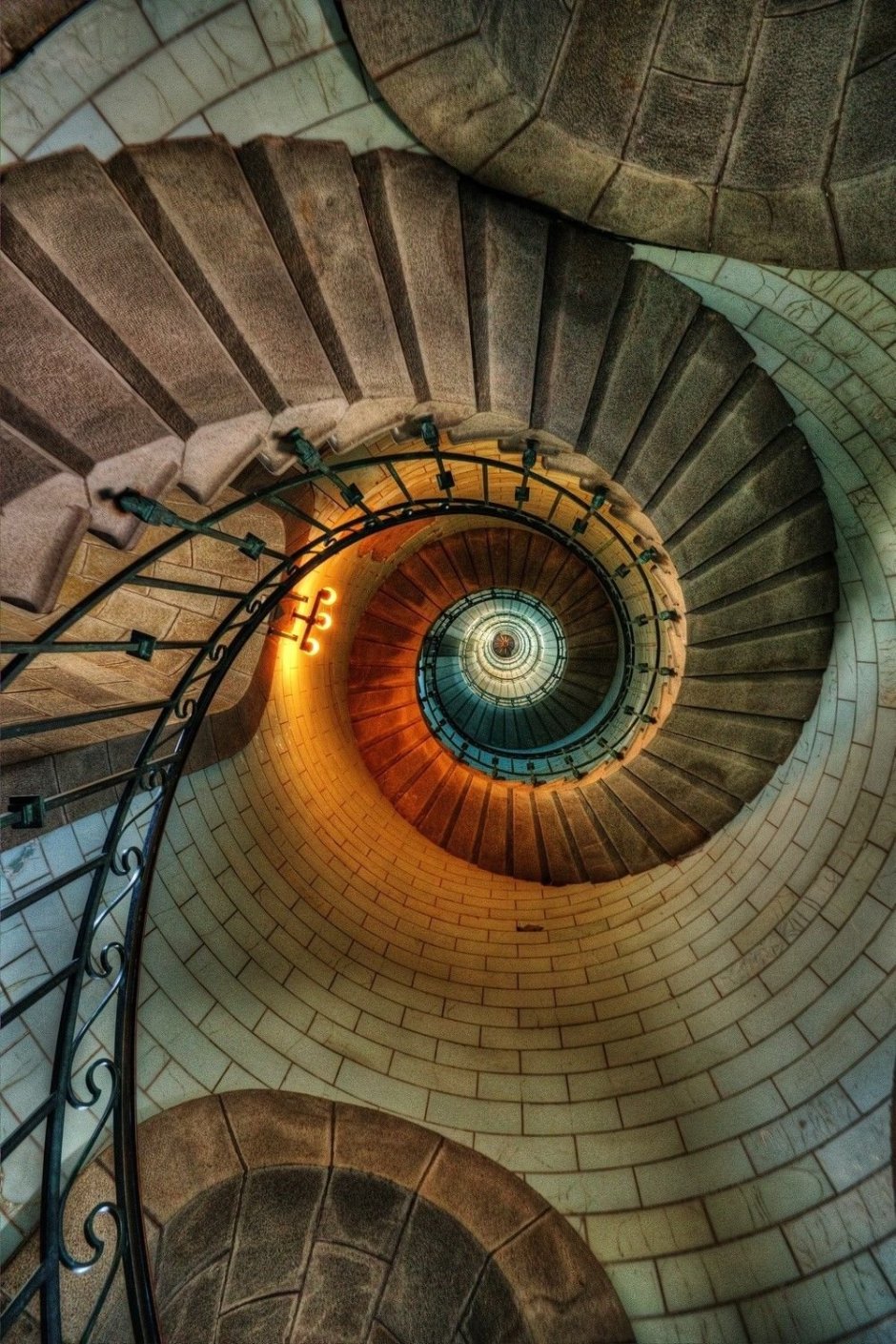 Винтовая лестница, Ащеулов переулок