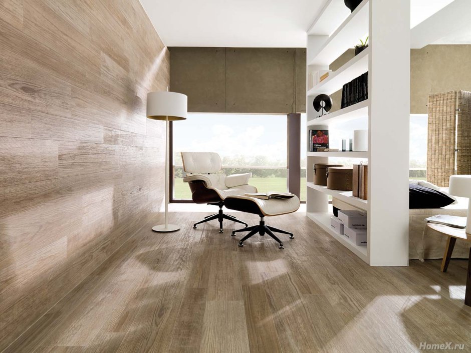 Ламинат на стену в гостиной