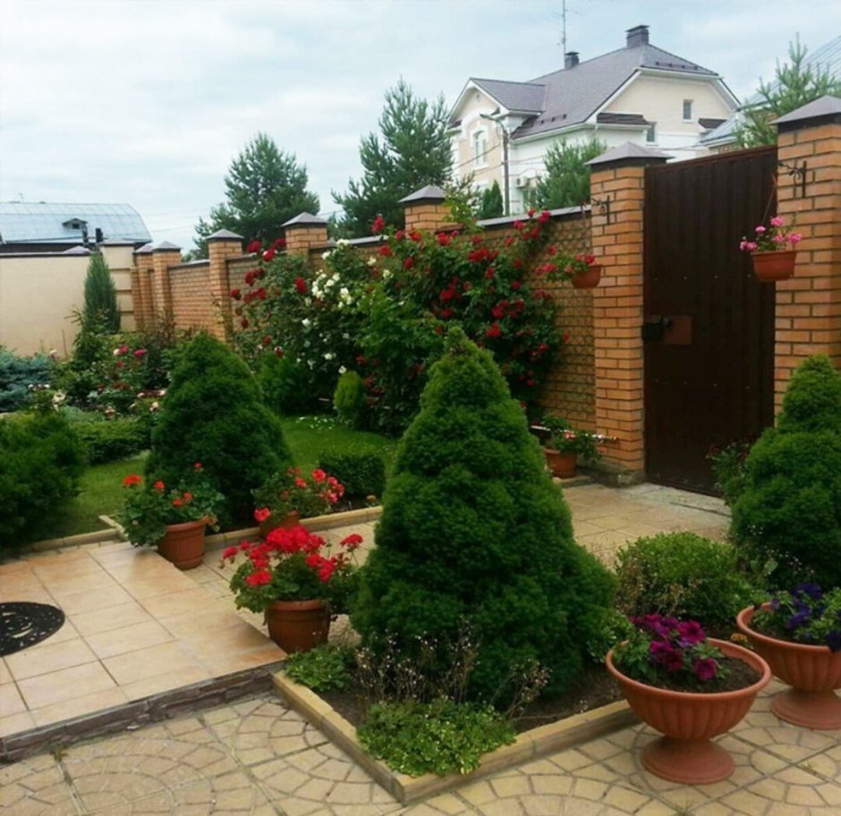 Ландшафт прихрамовой территории