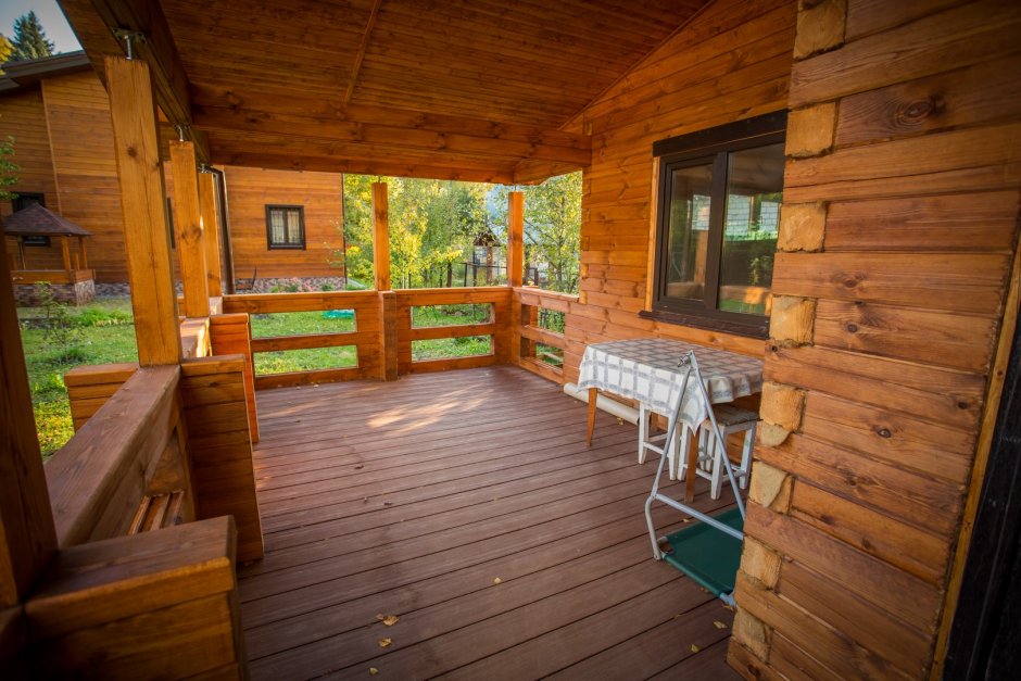 Веранда возле бани