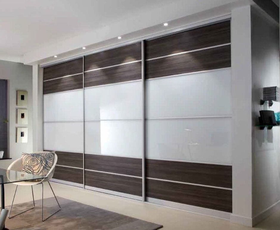Стильный встроенный шкаф купе
