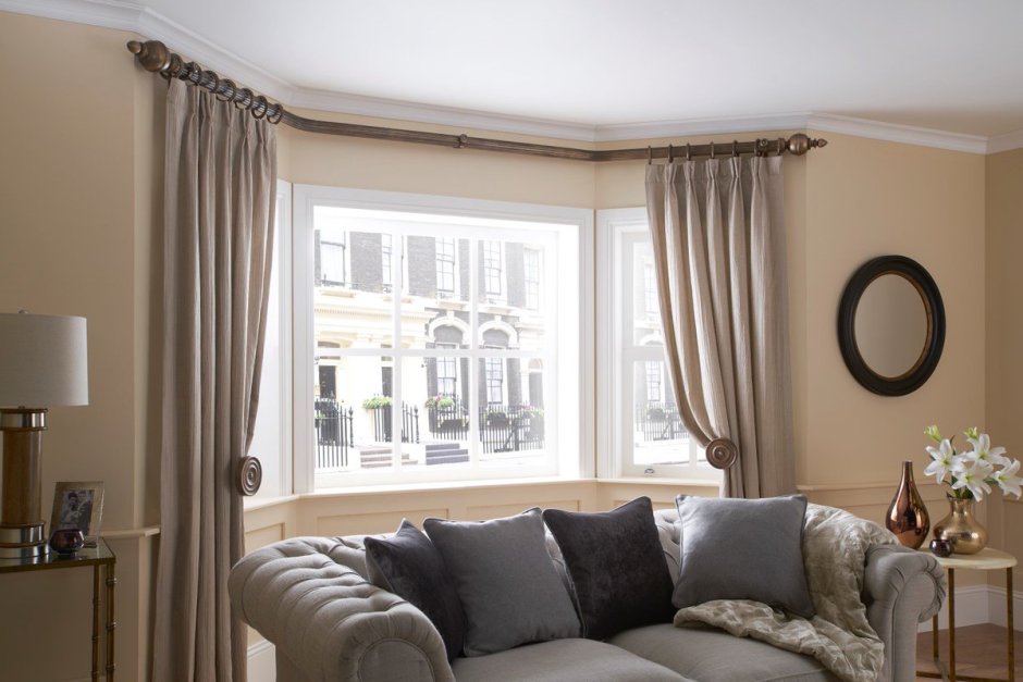 Карнизы для штор в интерьере