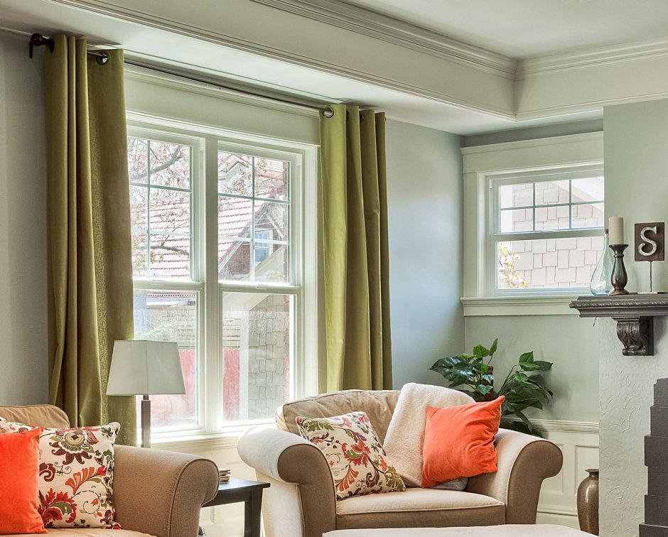 Шторы под балкой