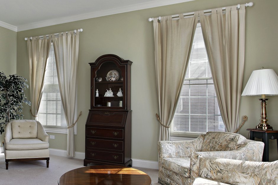 Настенный карниз в интерьере