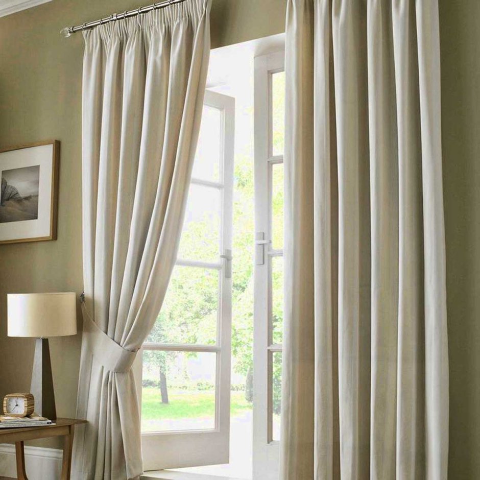 Карнизы в интерьере