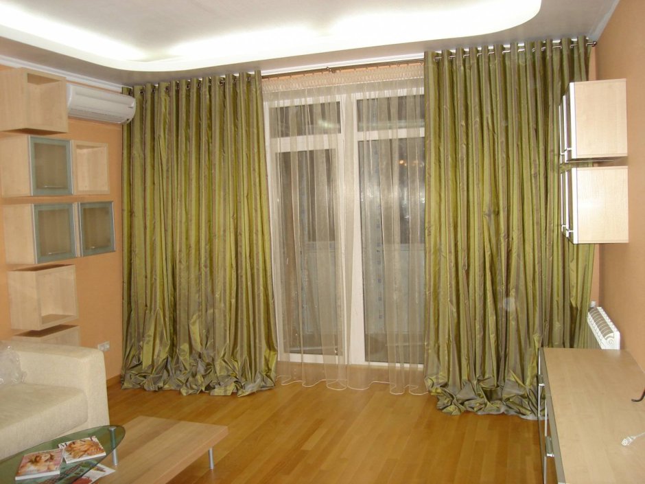 Карнизы для штор в зал