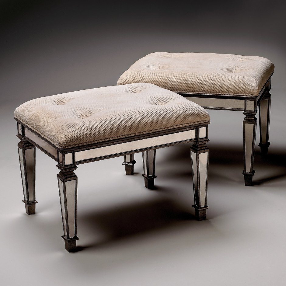 Пуфик на ножках