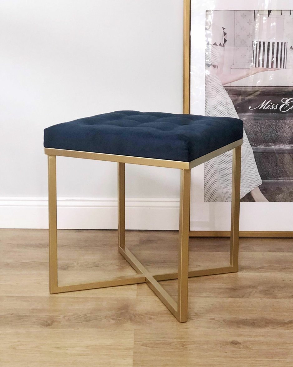 Пуфик на металлическом каркасе