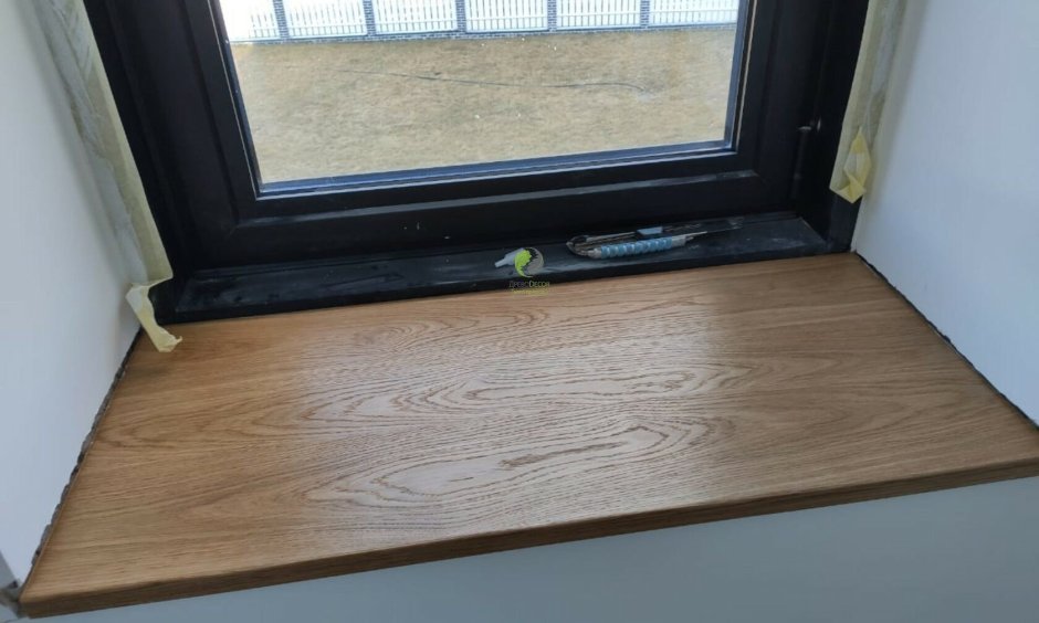 Деревянный подоконник ПАЗ снизу