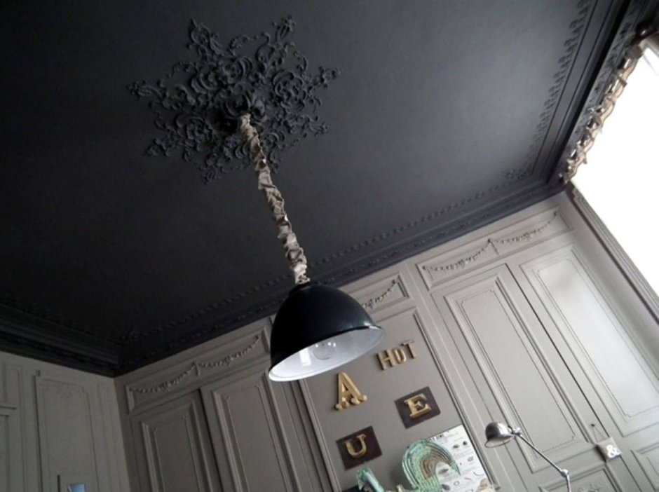 Черный матовый натяжной потолок