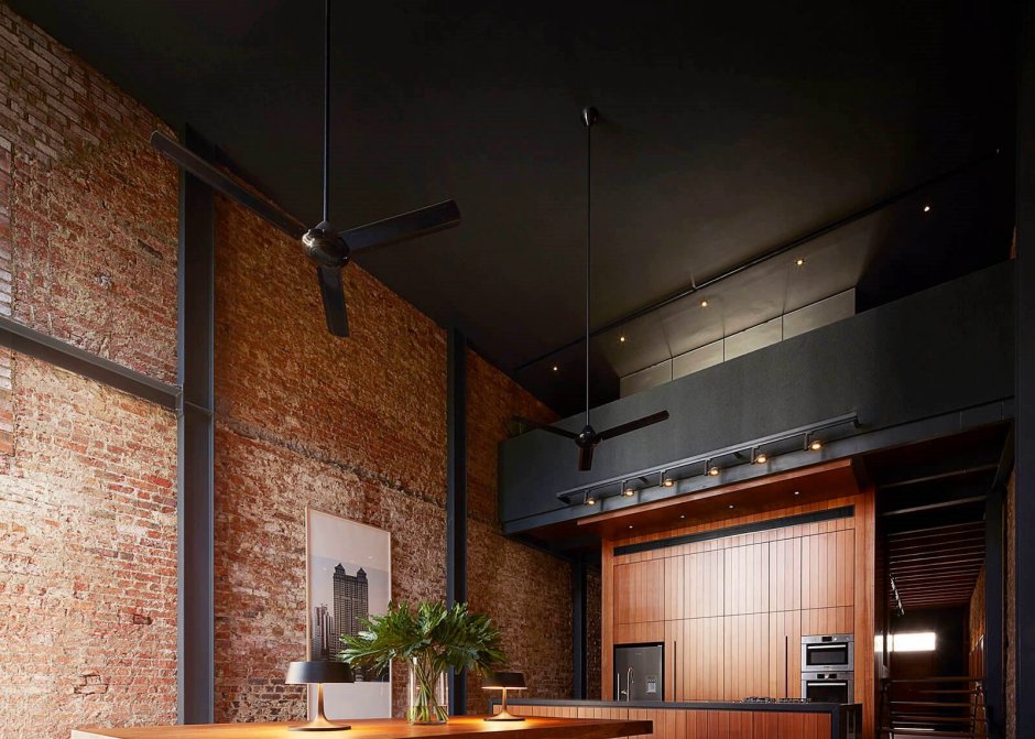 Черный потолок