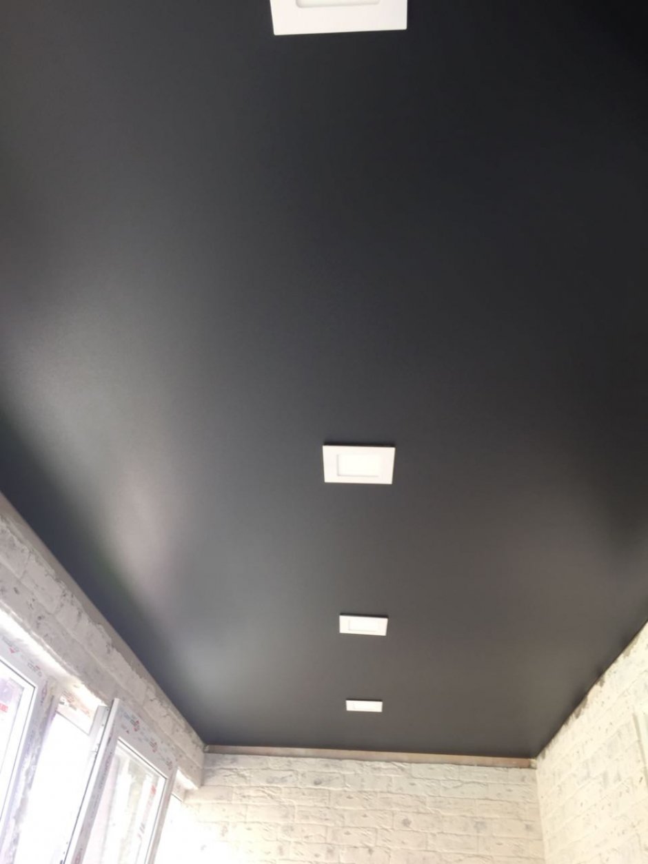 Натяжной потолок серый матовый