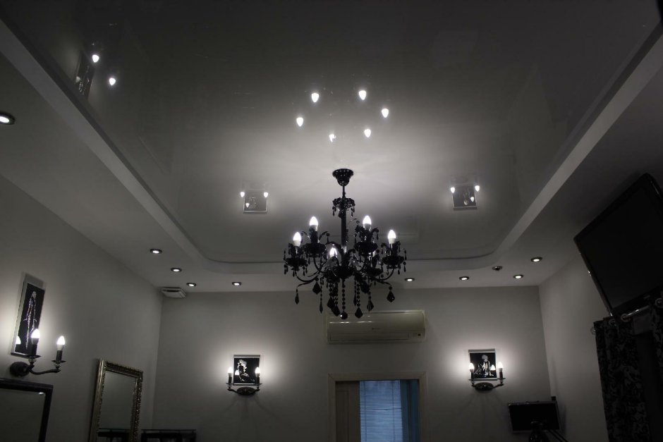 Серый натяжной потолок
