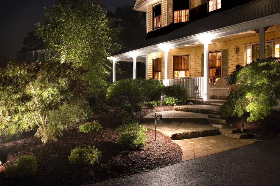 Декоративное освещение загородного дома
