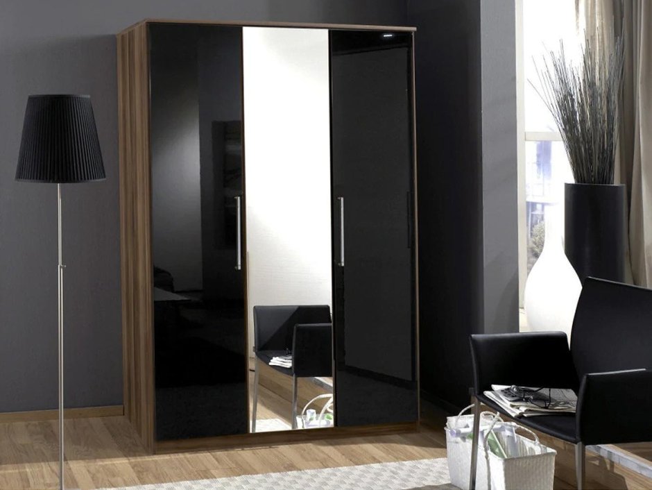 Шкаф черный глянец Альма