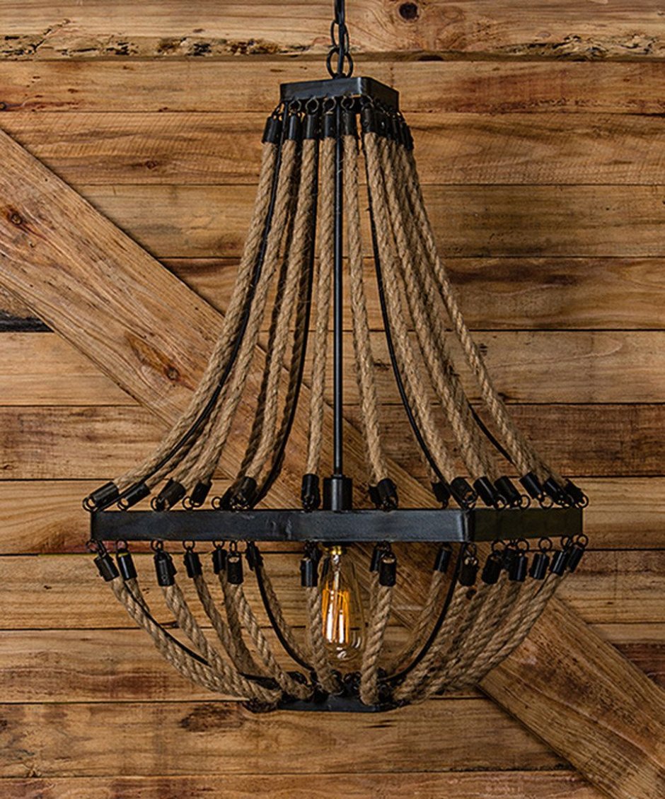 Люстра в деревенском стиле