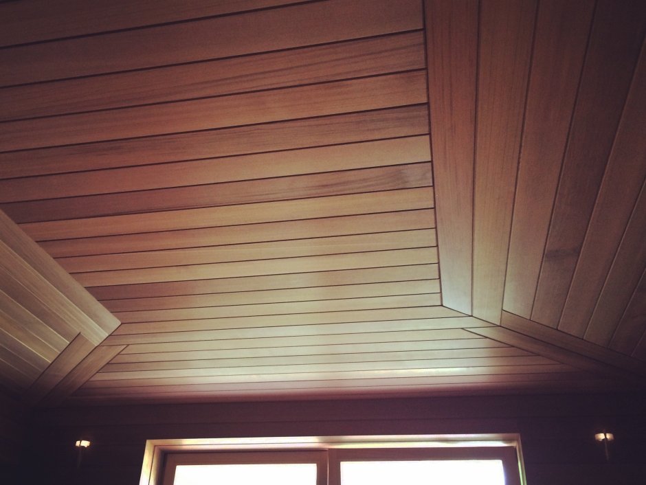 Канадский кедр потолок