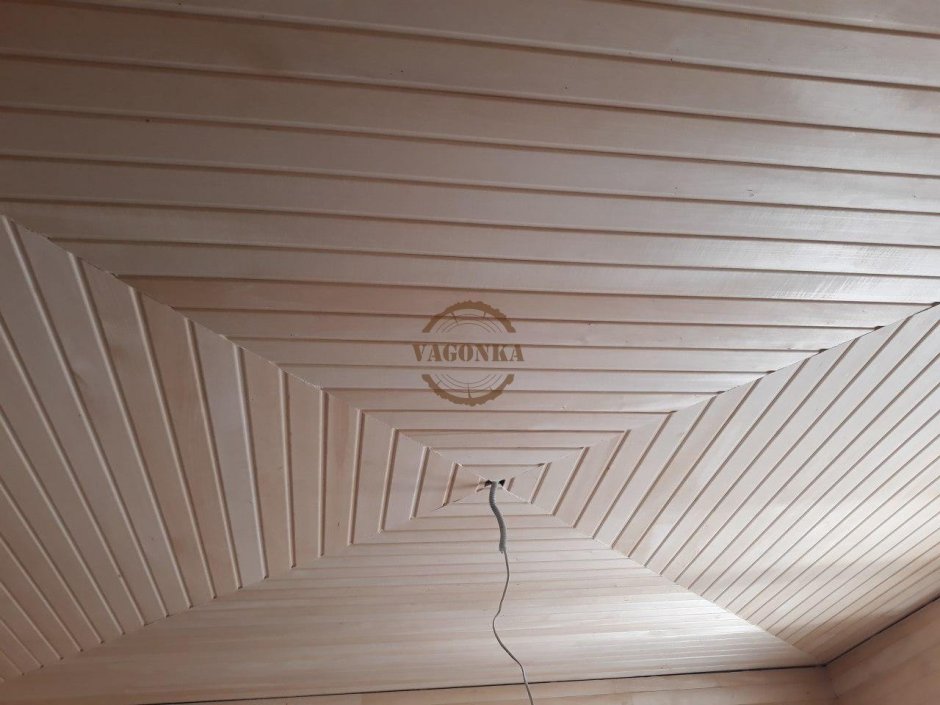 Фигурный потолок из вагонки