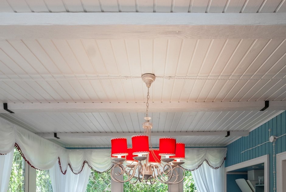 Потолок балки и вагонка