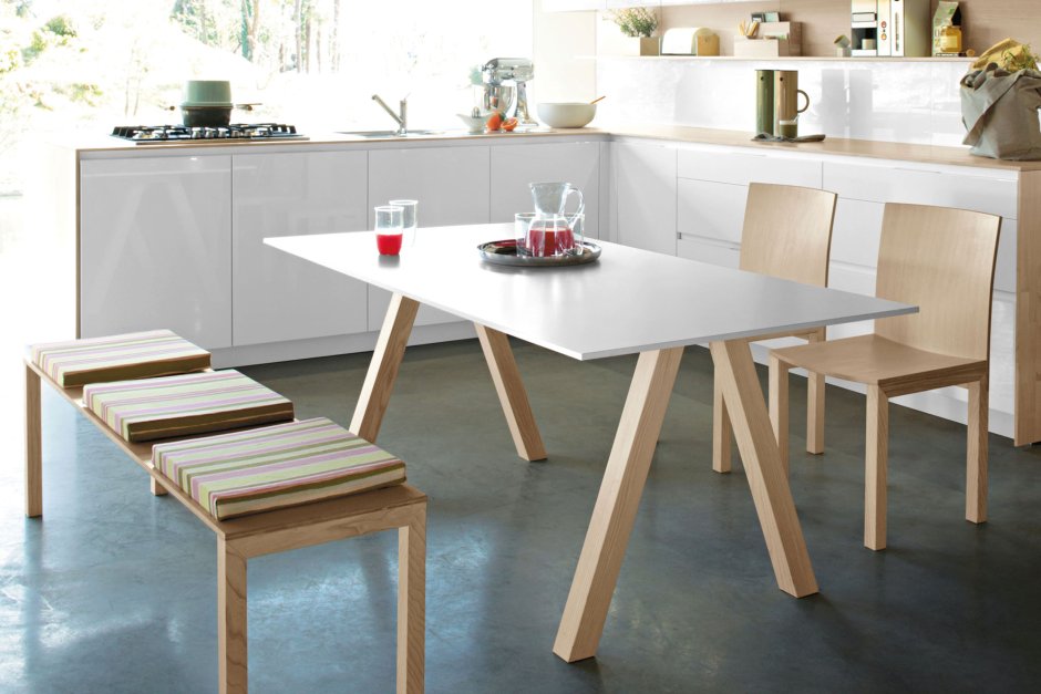 Стол кухонный