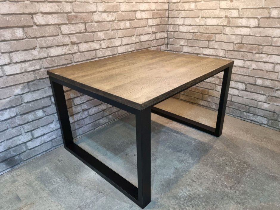 Дубовый стол лофт с книгой