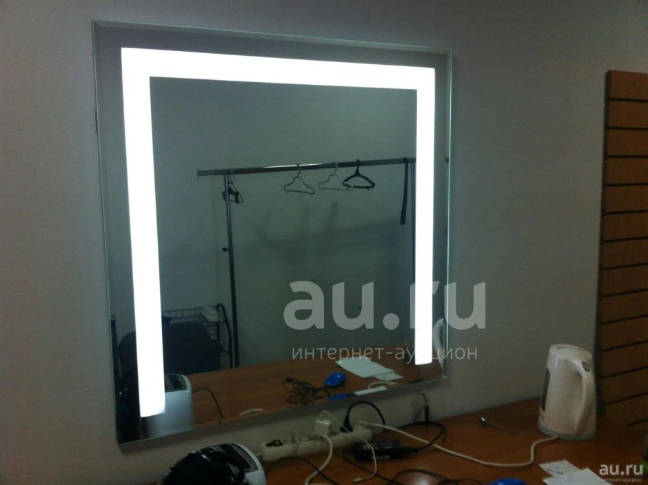 Макияжное зеркало с диодной подсветкой