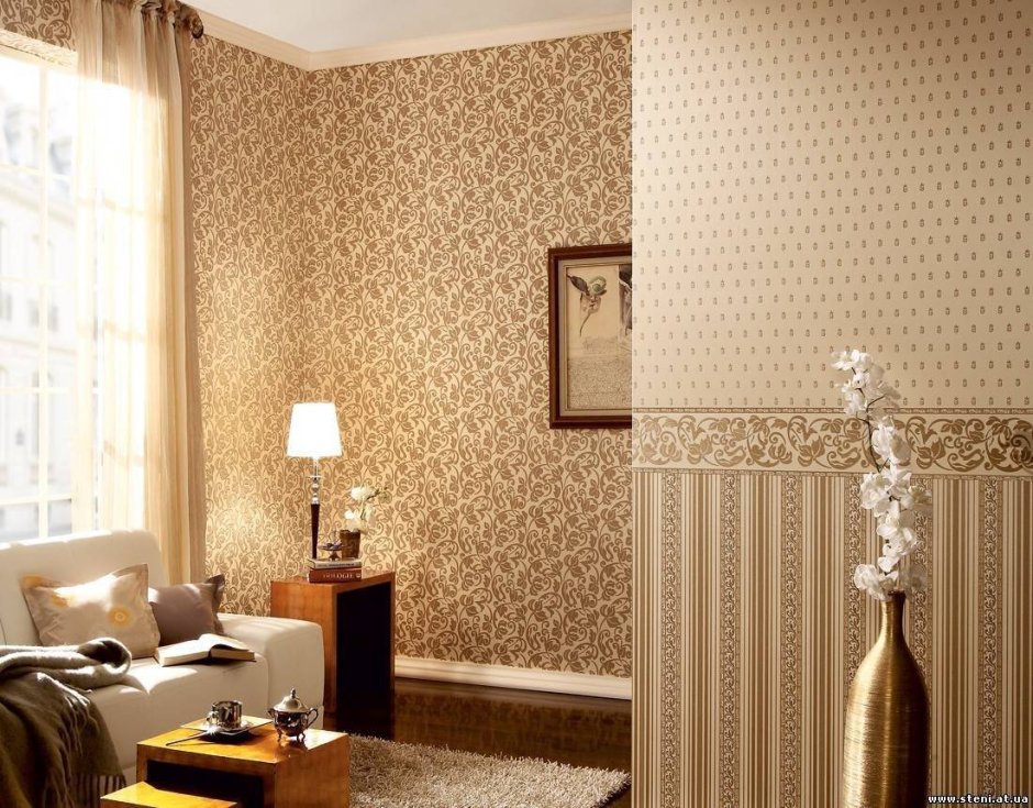 Интерьер с комбинированными обоями