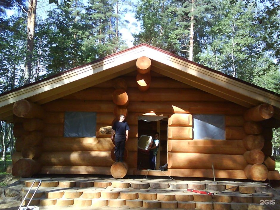 Баня из бревна большого диаметра