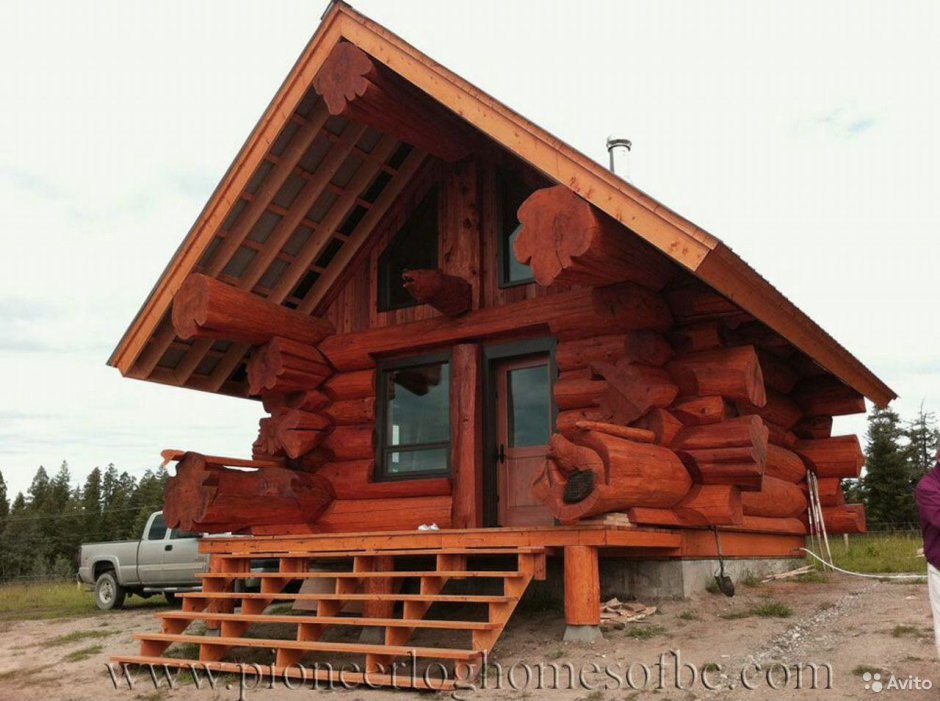 Дом из больших бревен