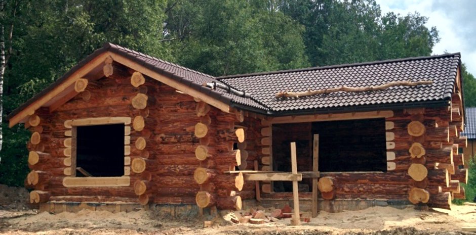 Дикий сруб бани