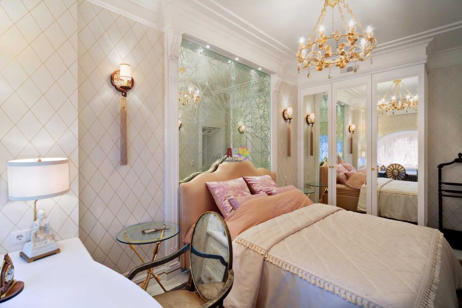 Декор спальни с зеркалами