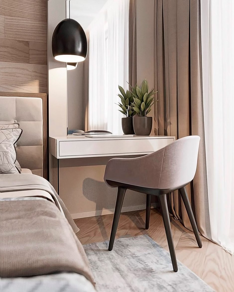 Туалетный столик рядом с кроватью