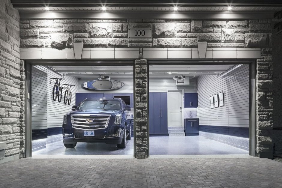 Фантастический интерьер гаража