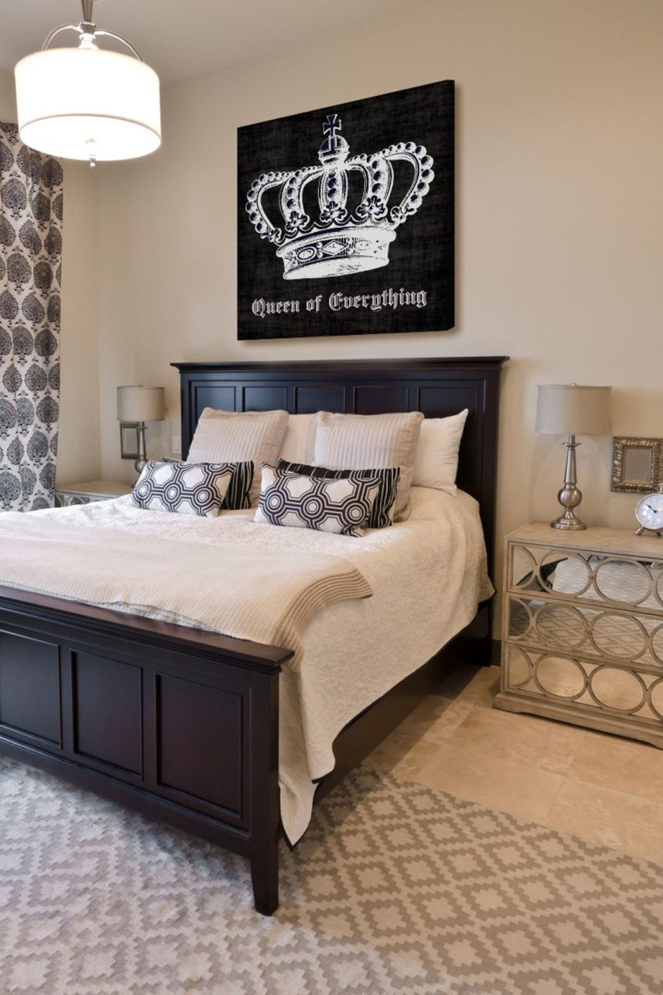 Декор кровати в спальне