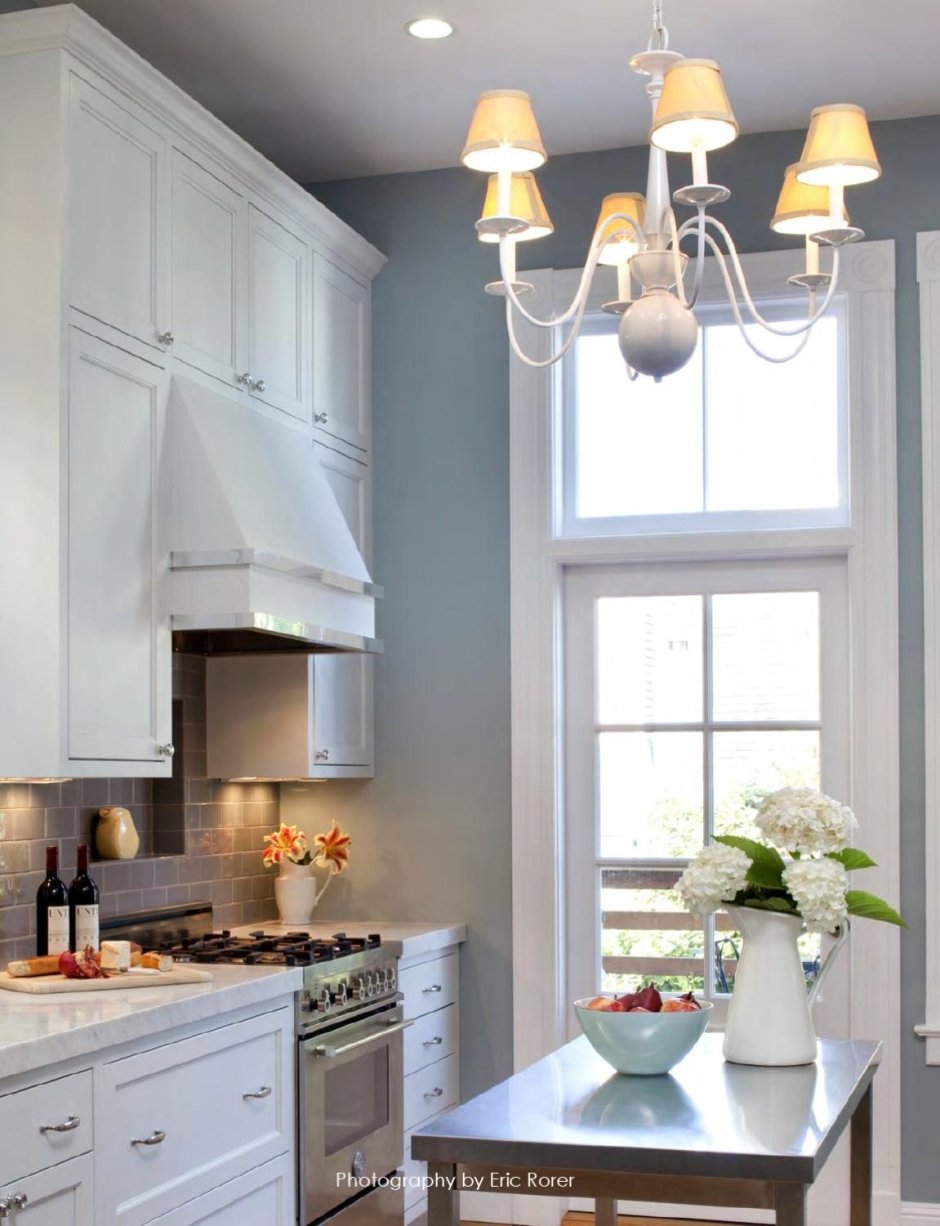 Серые стены на кухне