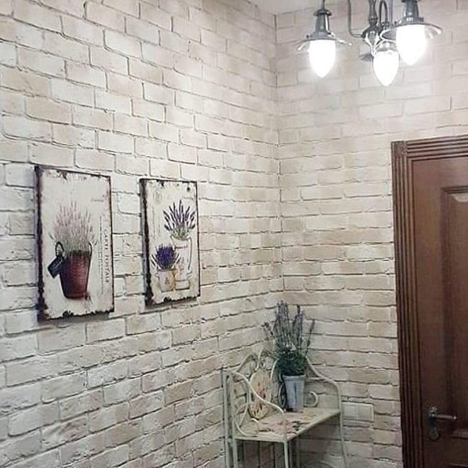Плитка под кирпич в коридоре