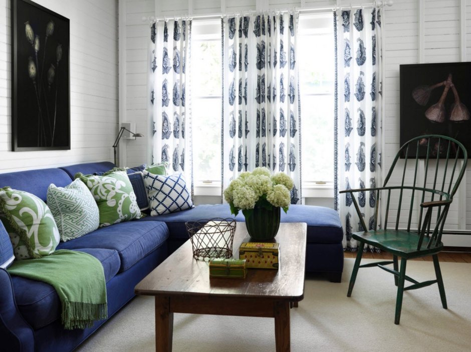 Шторы к синему дивану