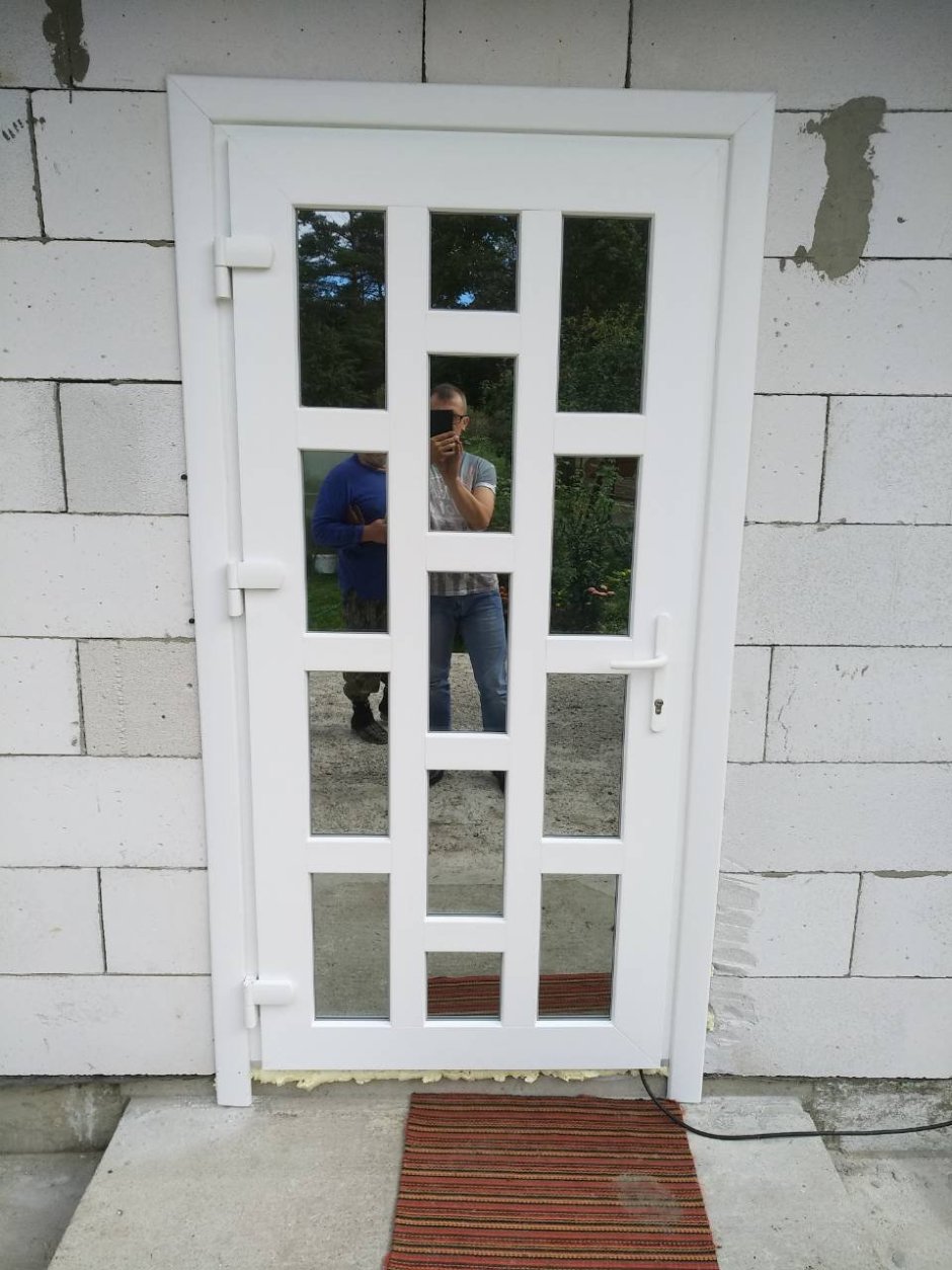 Входная дверь ПВХ белая