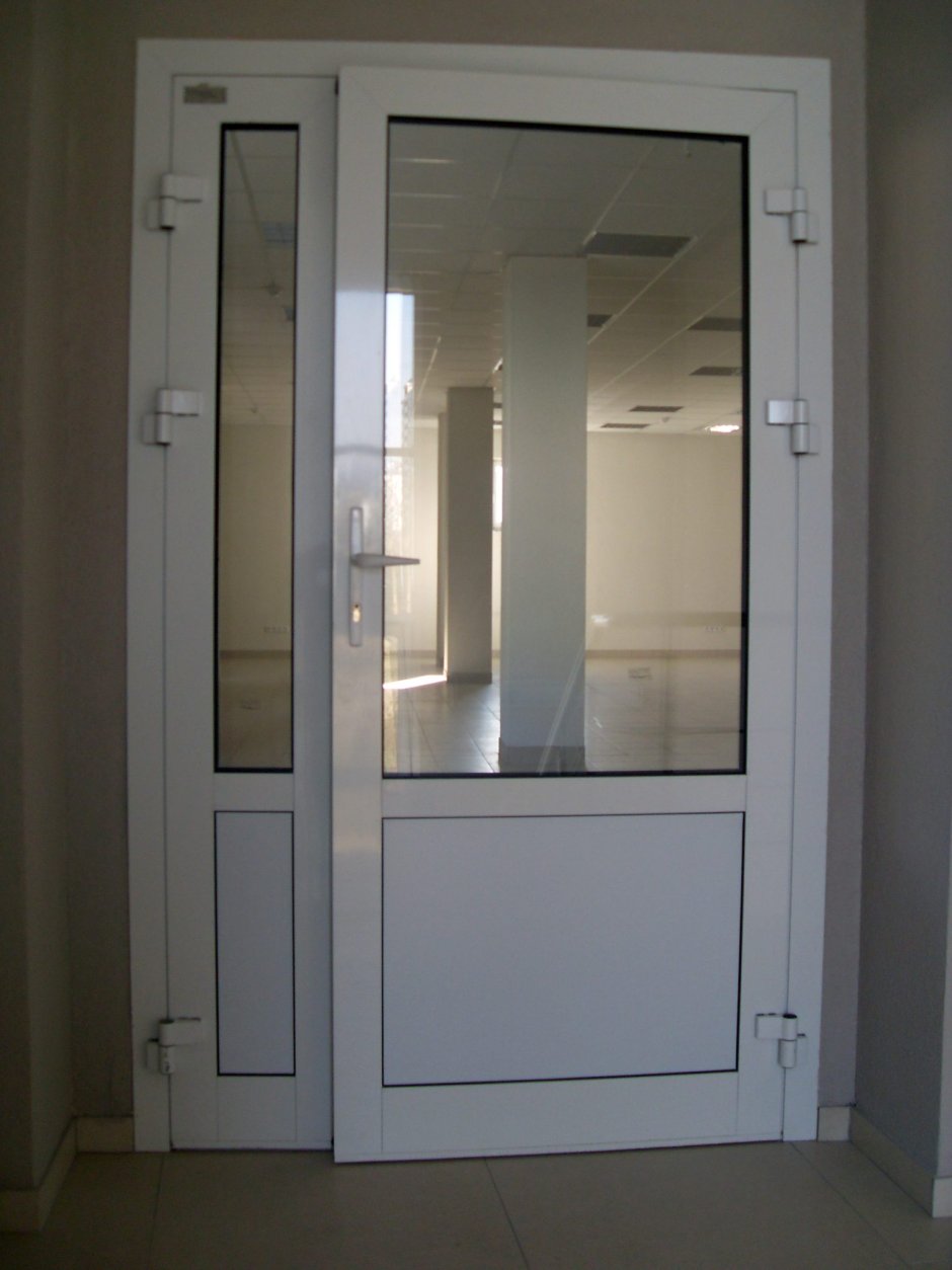 Пластиковые двери