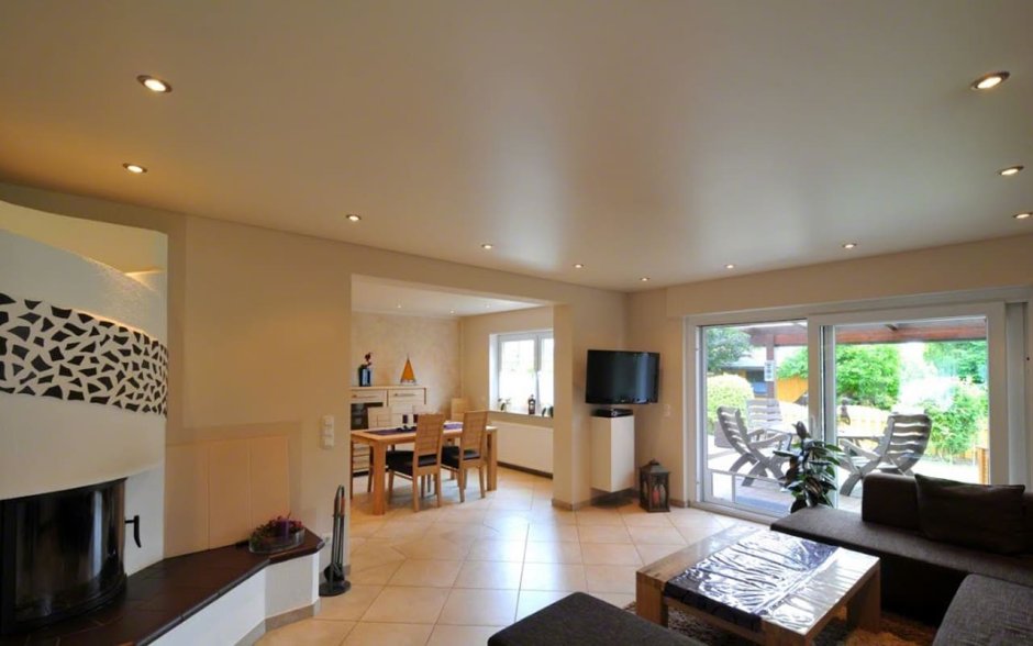 Матовыйнатежной потолок